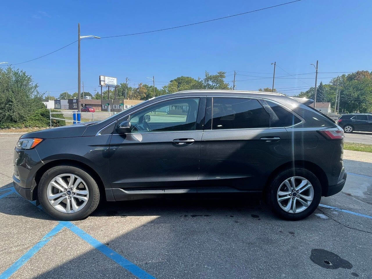 Used 2019 Ford Edge SEL w/ Equipment Group 201A image 5
