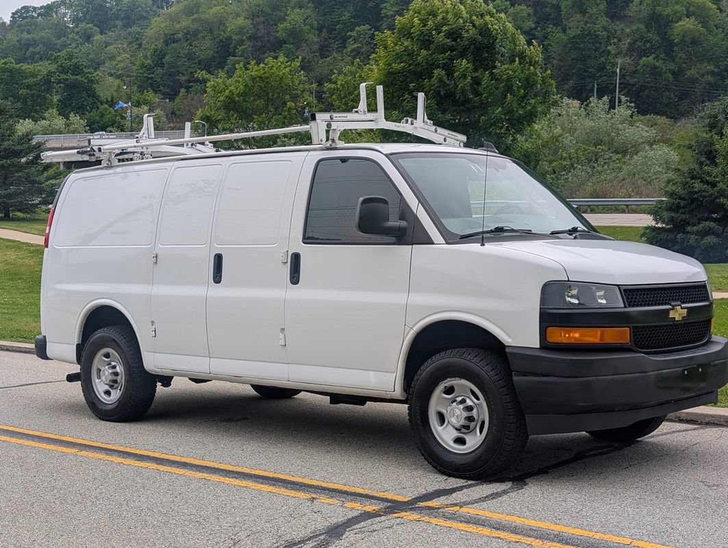 Used 2019 Chevrolet Express 2500 w/ Driver Convenience Package RWD image 3
