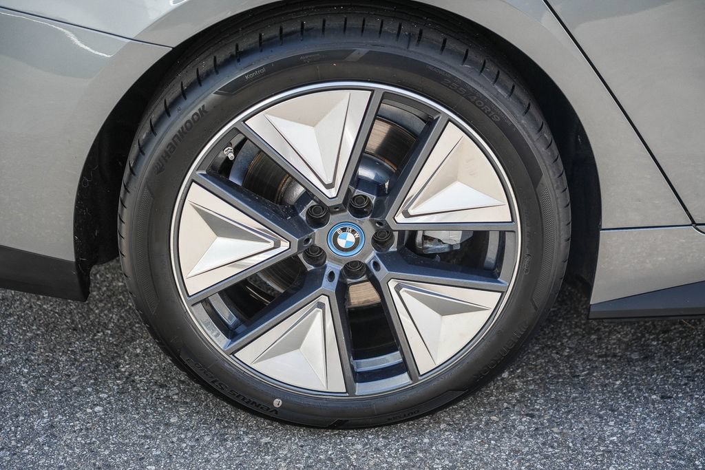 Used 2023 BMW i4 eDrive35 w/ Premium Package RWD image 8