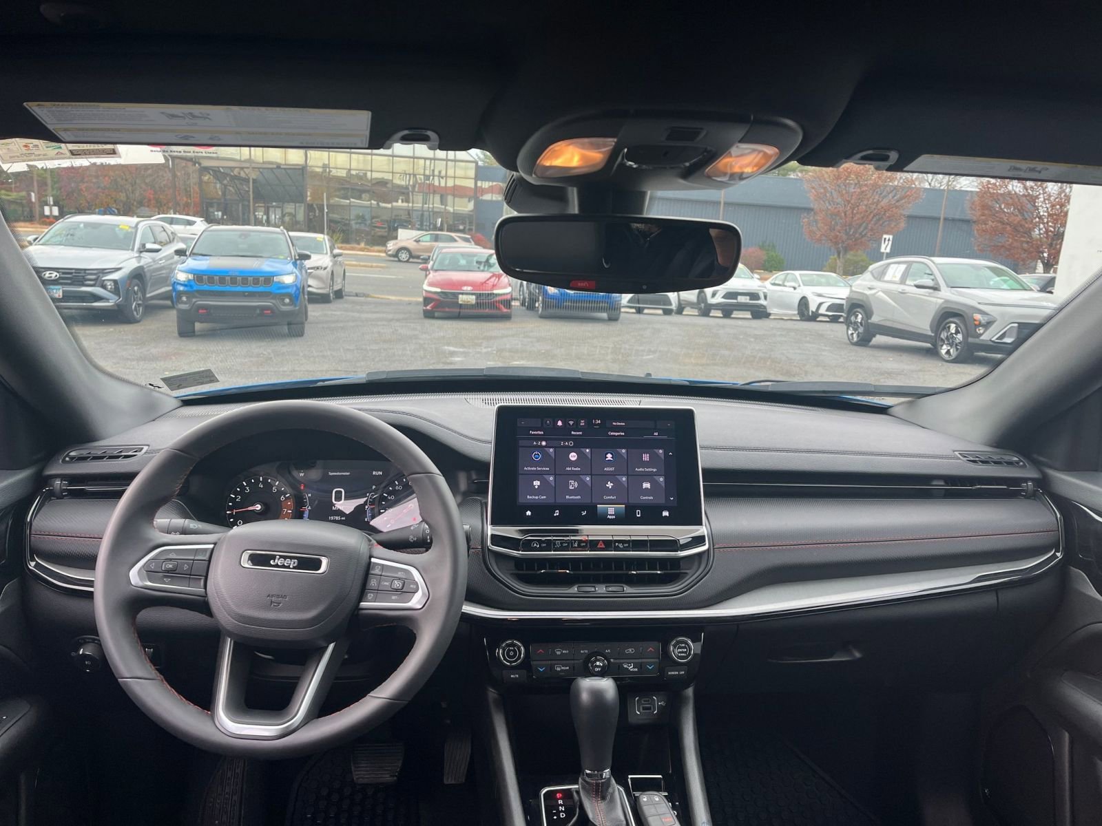 Used 2025 Jeep Compass Trailhawk image 32