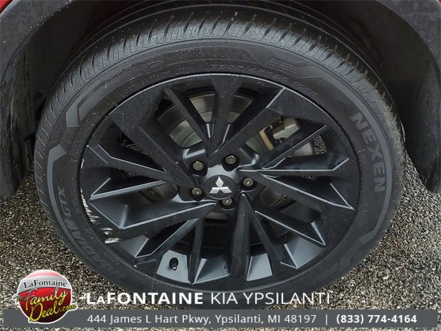 Used 2024 Mitsubishi Outlander SE Black Edition image 7