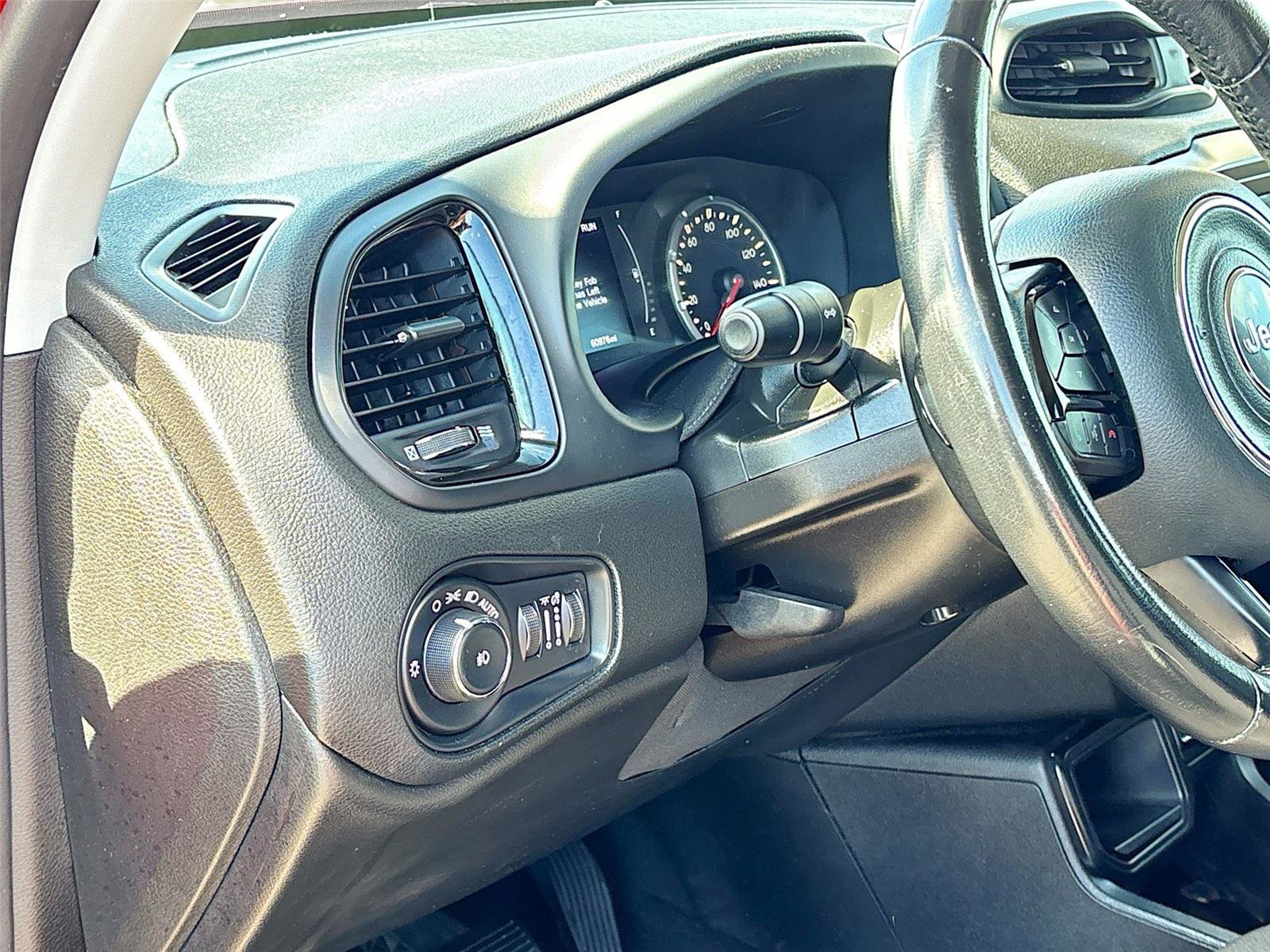Used 2019 Jeep Renegade Altitude w/ Quick Order Package 2XM FWD image 10