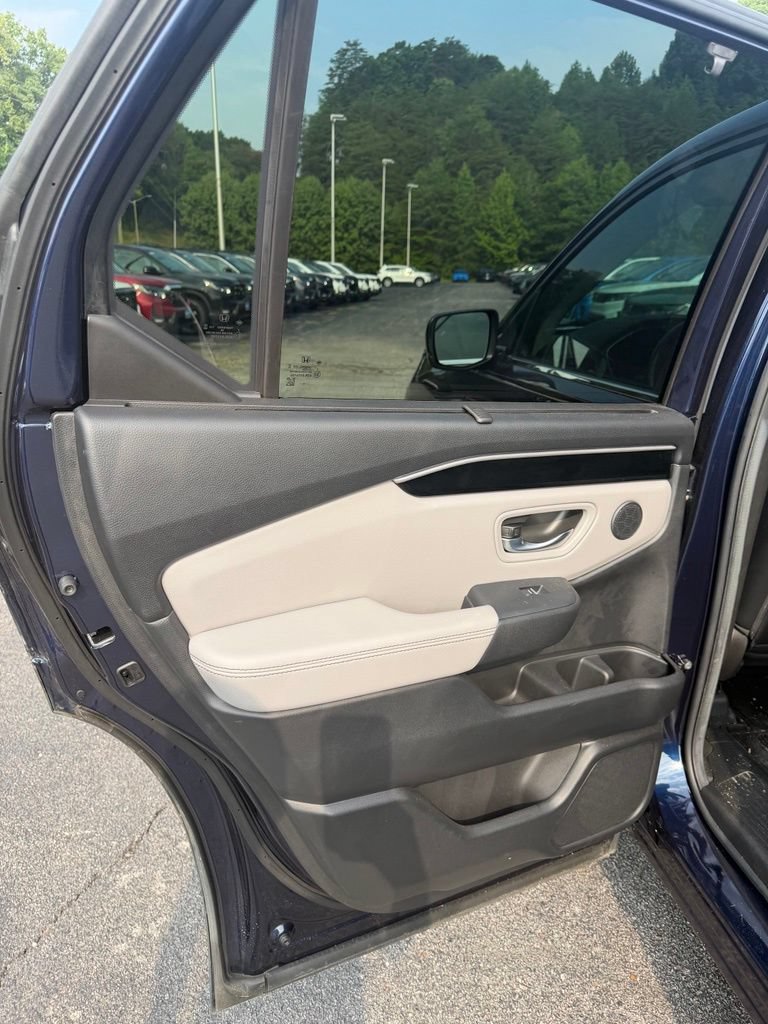 Used 2025 Honda Pilot EX-L image 39