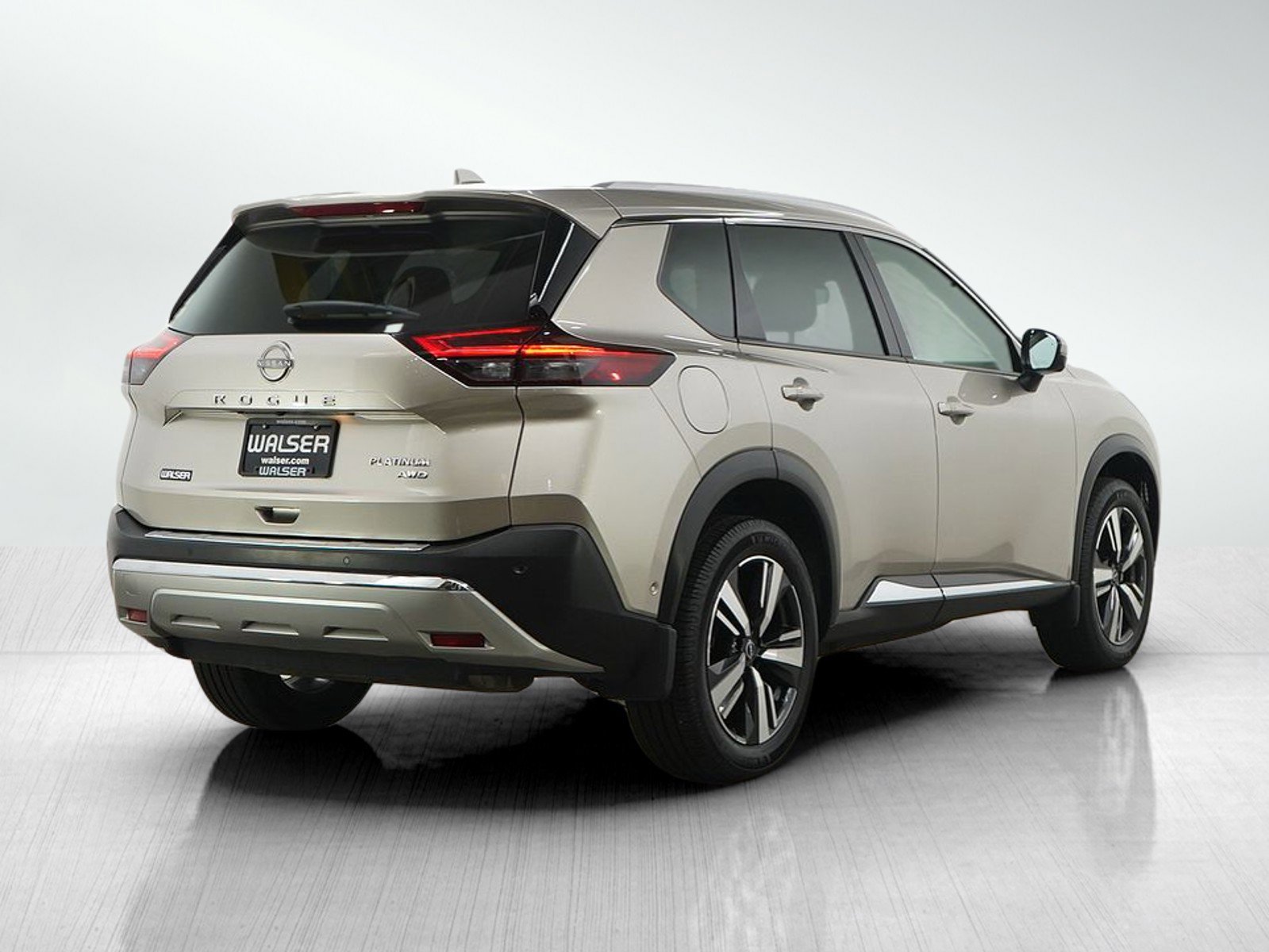 Used 2022 Nissan Rogue Platinum w/ Head-Up Display Package AWD/4WD image 5
