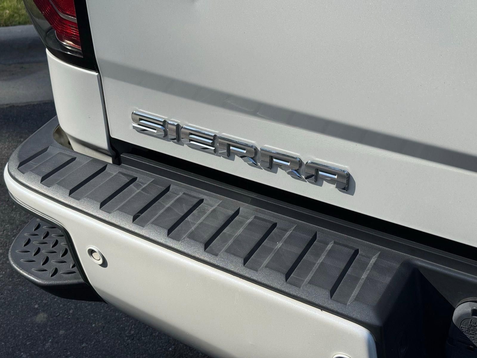 Used 2017 GMC Sierra 1500 Denali w/ Denali Ultimate Package AWD/4WD image 11