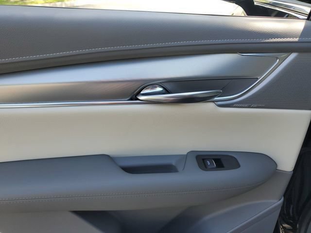 Used 2021 Cadillac XT5 Premium Luxury w/ LPO, Premium Carpet Package FWD image 17