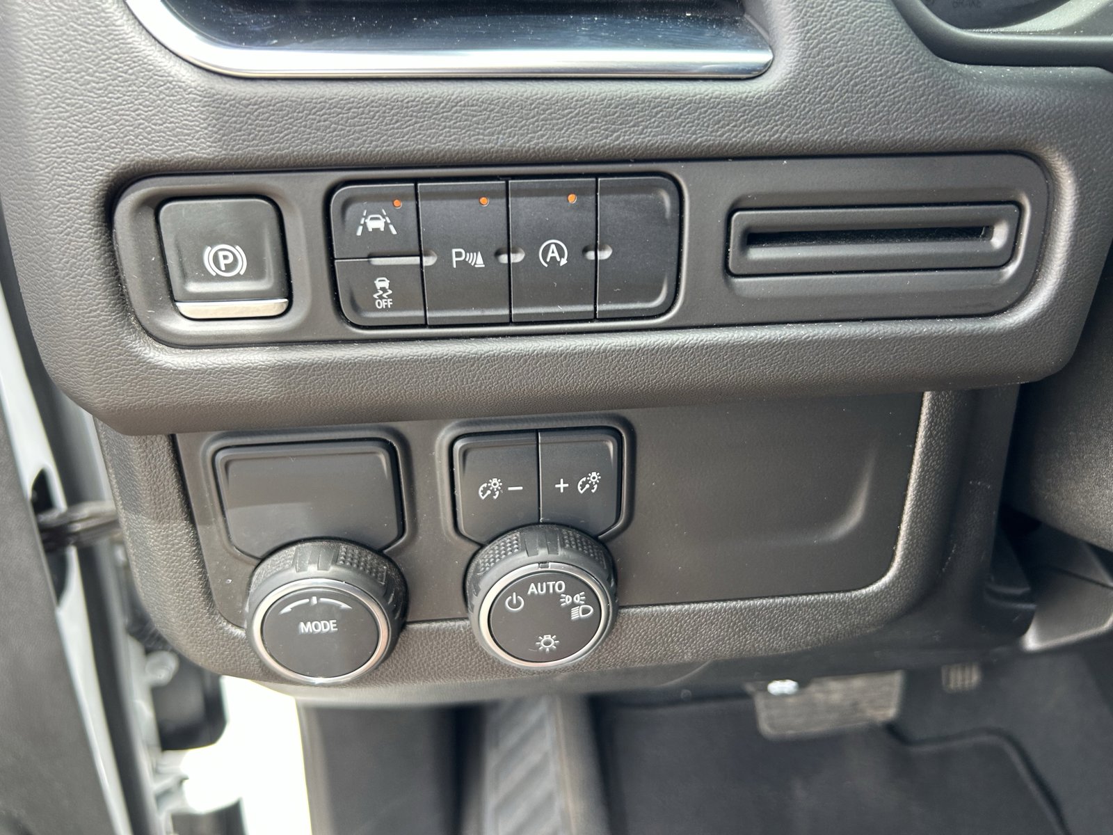 Certified 2024 Chevrolet Tahoe LT RWD image 32