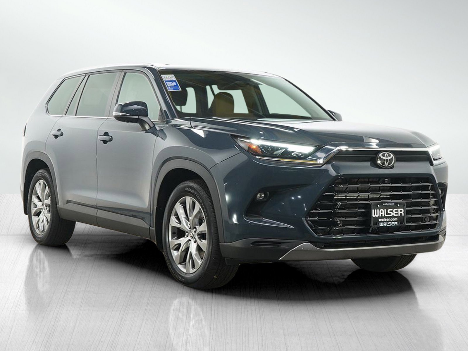 Used 2024 Toyota Grand Highlander Limited AWD/4WD image 7