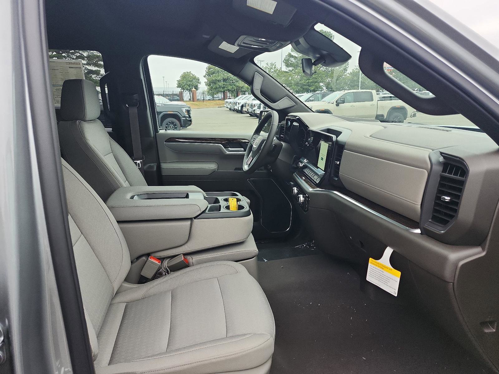 New 2026 GMC Sierra 1500 SLE image 8