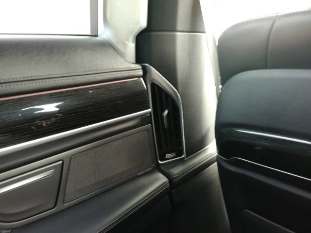 Used 2019 BMW 750i w/ Executive Package RWD image 36