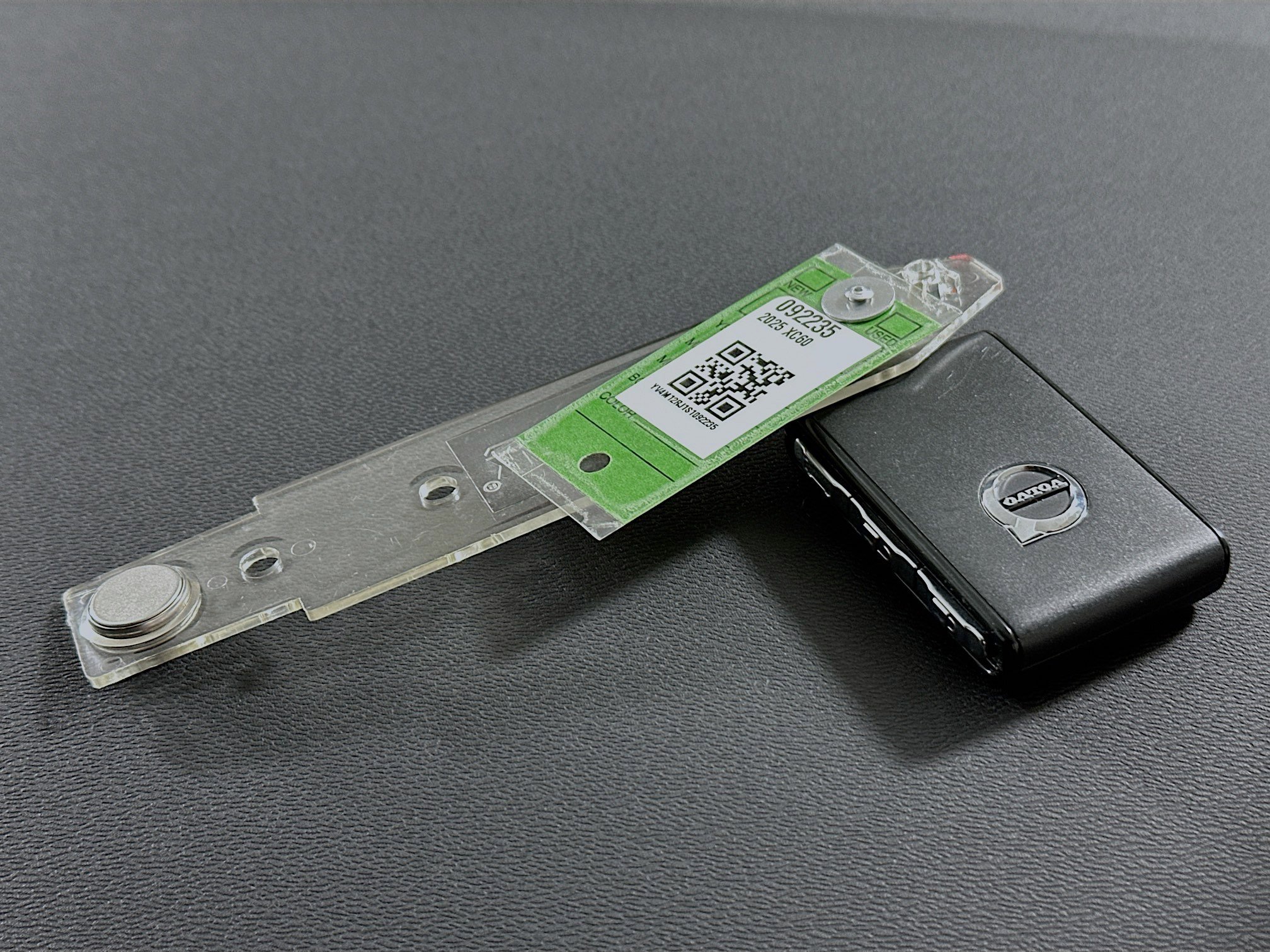 Used 2025 Volvo XC60 B5 Core image 33