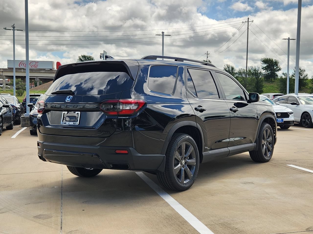 New 2026 Honda Pilot Sport image 3