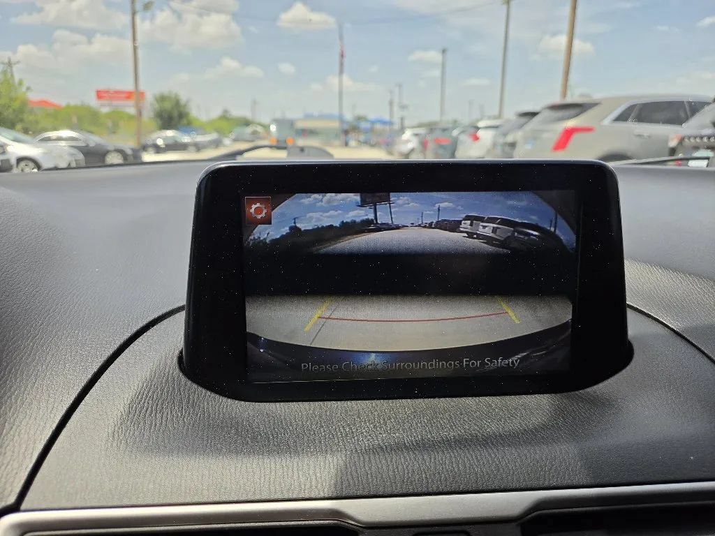 Used 2018 MAZDA MAZDA3 Touring FWD image 30