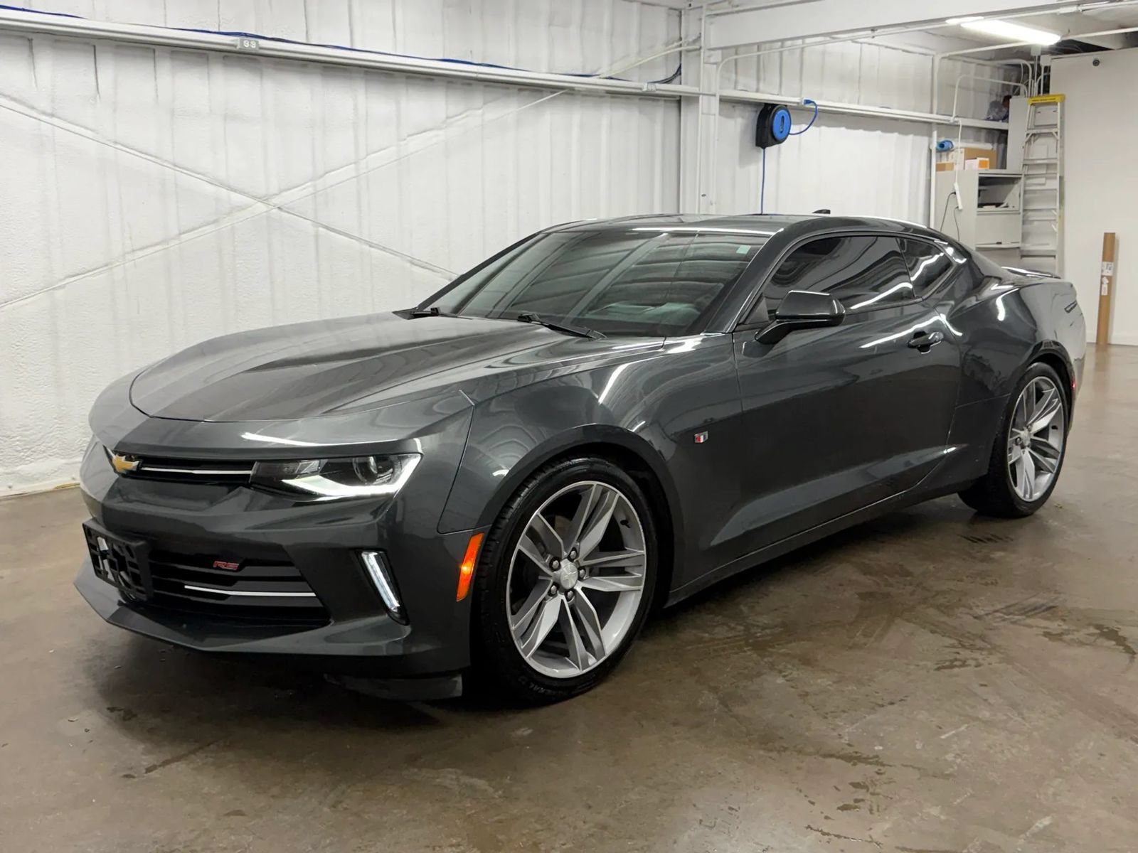 Used 2018 Chevrolet Camaro LT RWD image 8