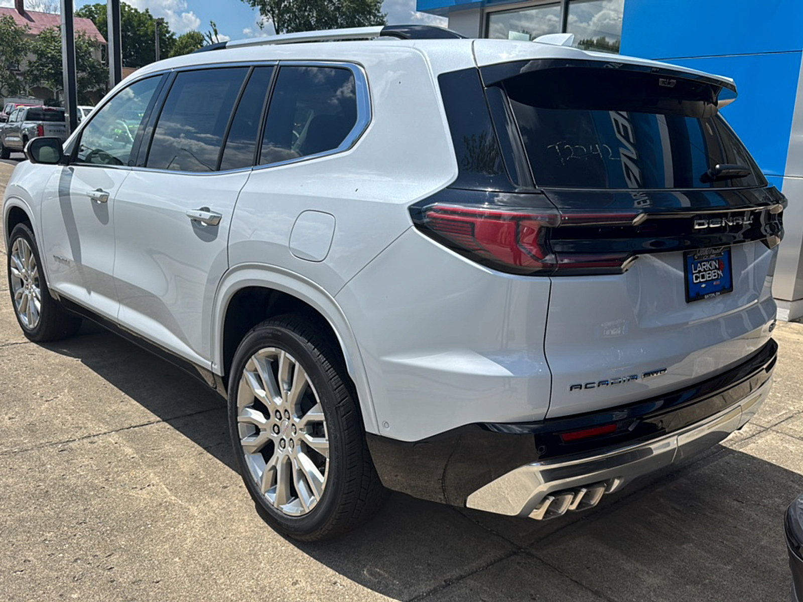 New 2026 GMC Acadia Denali w/ Super Cruise Package AWD/4WD image 5