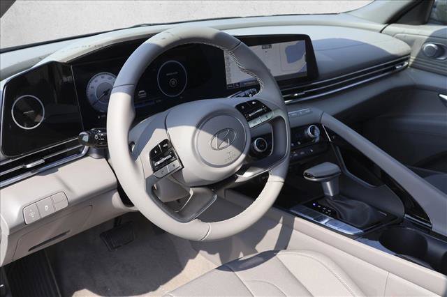 New 2025 Hyundai Elantra SEL image 10