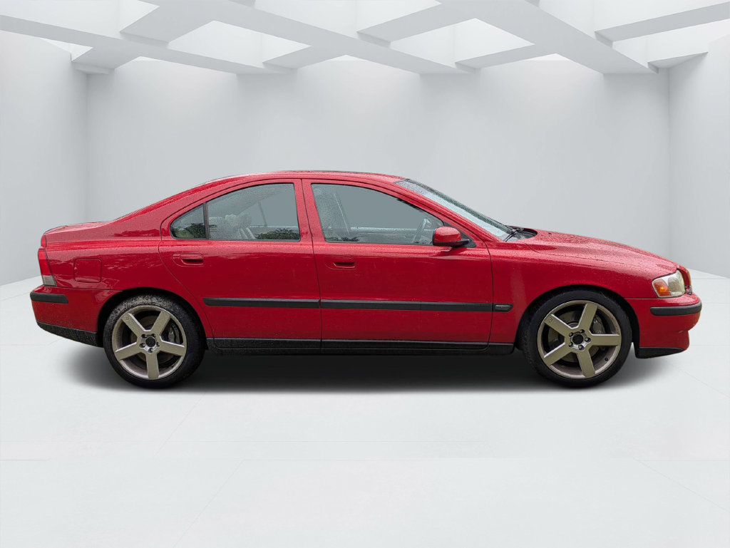 Used 2004 Volvo S60 R AWD/4WD image 2