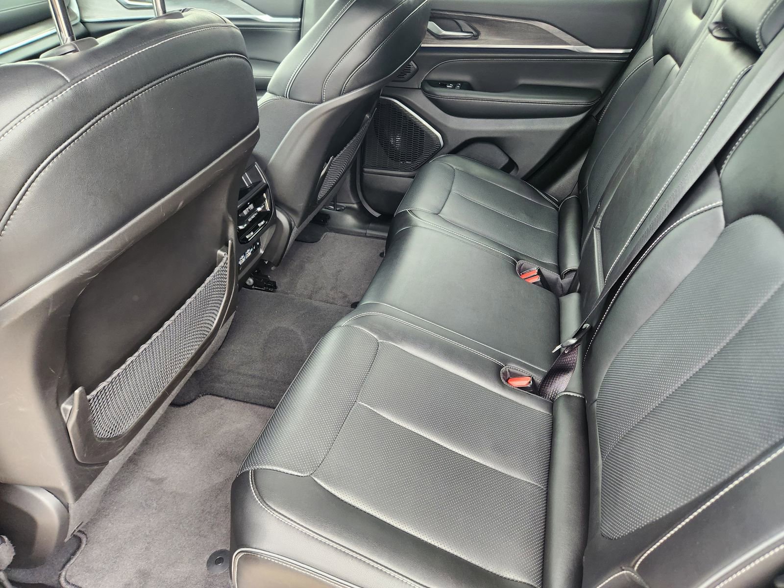 Used 2024 Jeep Grand Cherokee Overland image 33