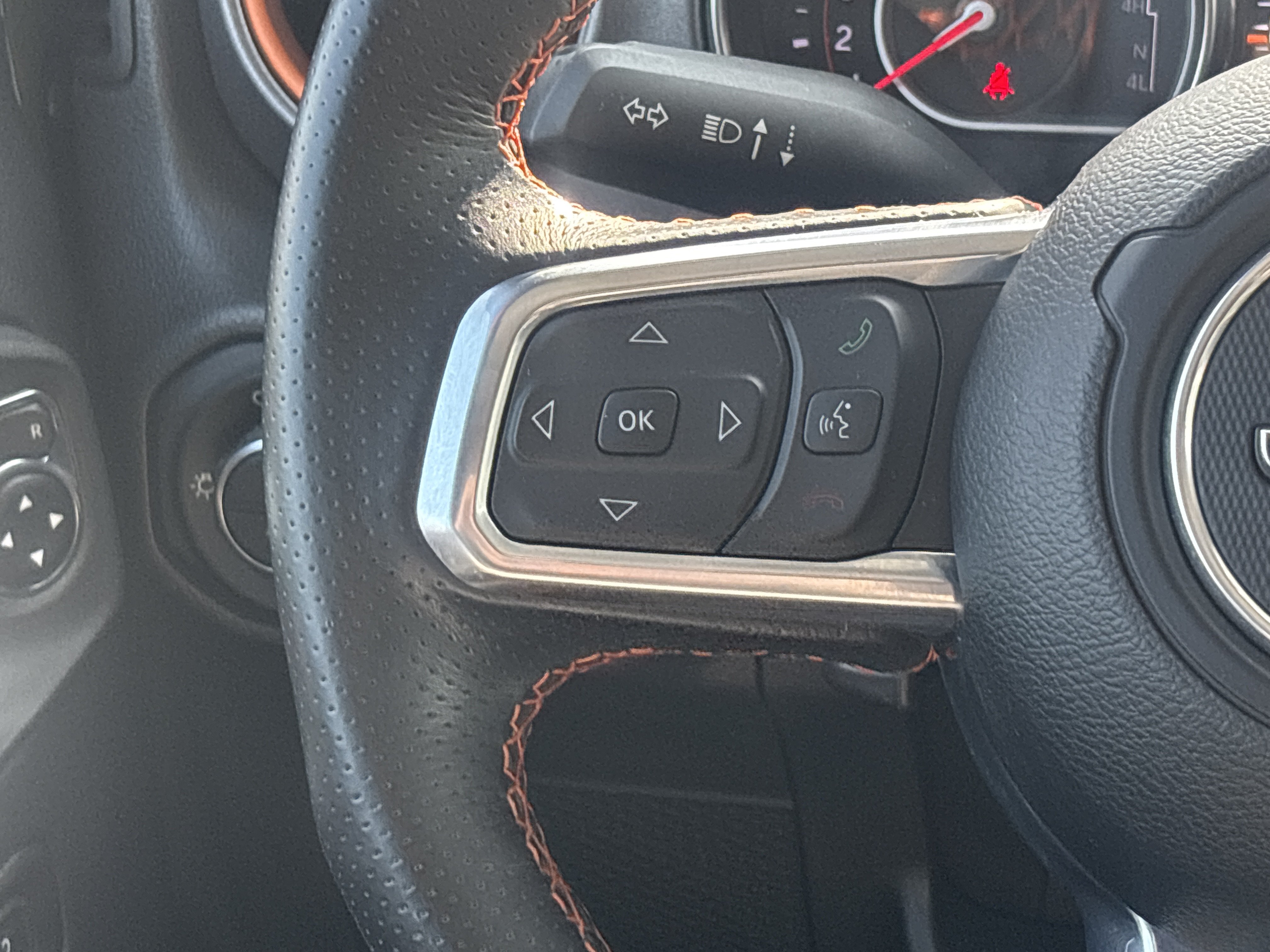 Used 2022 Jeep Gladiator Mojave w/ Cold Weather Group AWD/4WD image 10