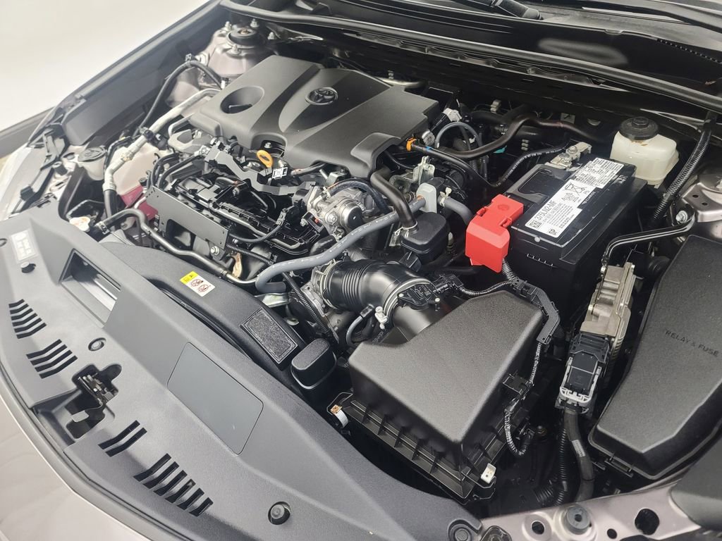 Used 2022 Toyota Camry SE w/ Cold Weather Package image 40