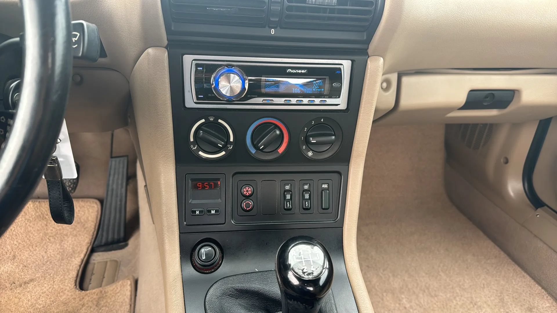 Used 1998 BMW Z3 1.9 RWD image 28