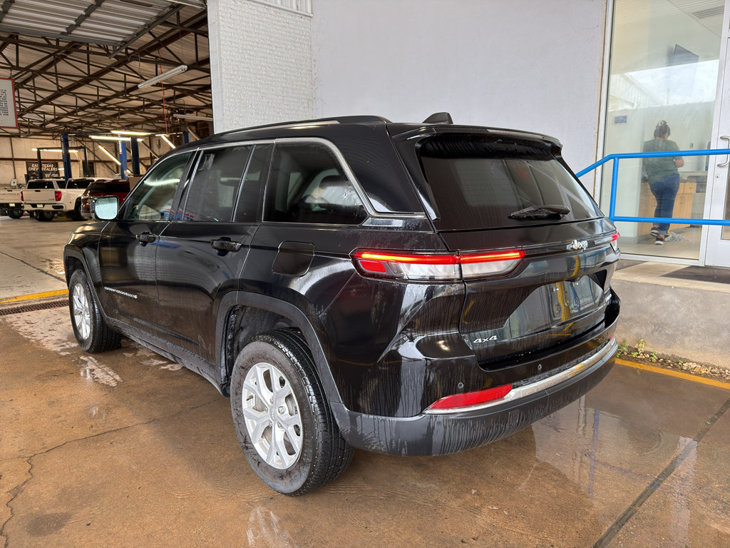 Used 2024 Jeep Grand Cherokee Limited AWD/4WD image 6