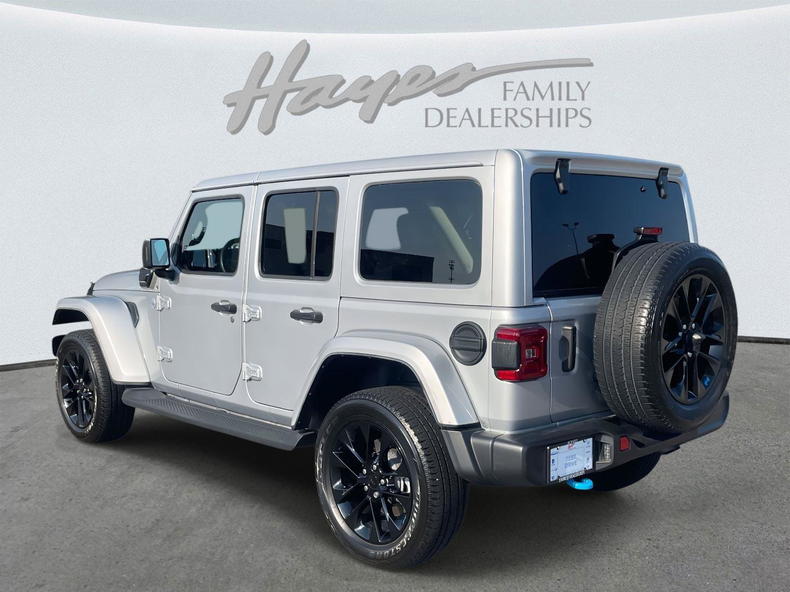Used 2022 Jeep Wrangler Unlimited Sahara image 34