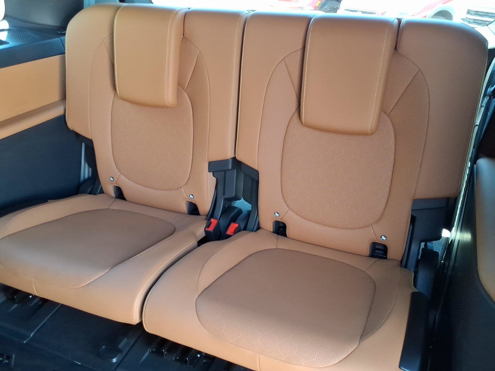 Certified 2025 Volkswagen ID. Buzz Pro S RWD image 23