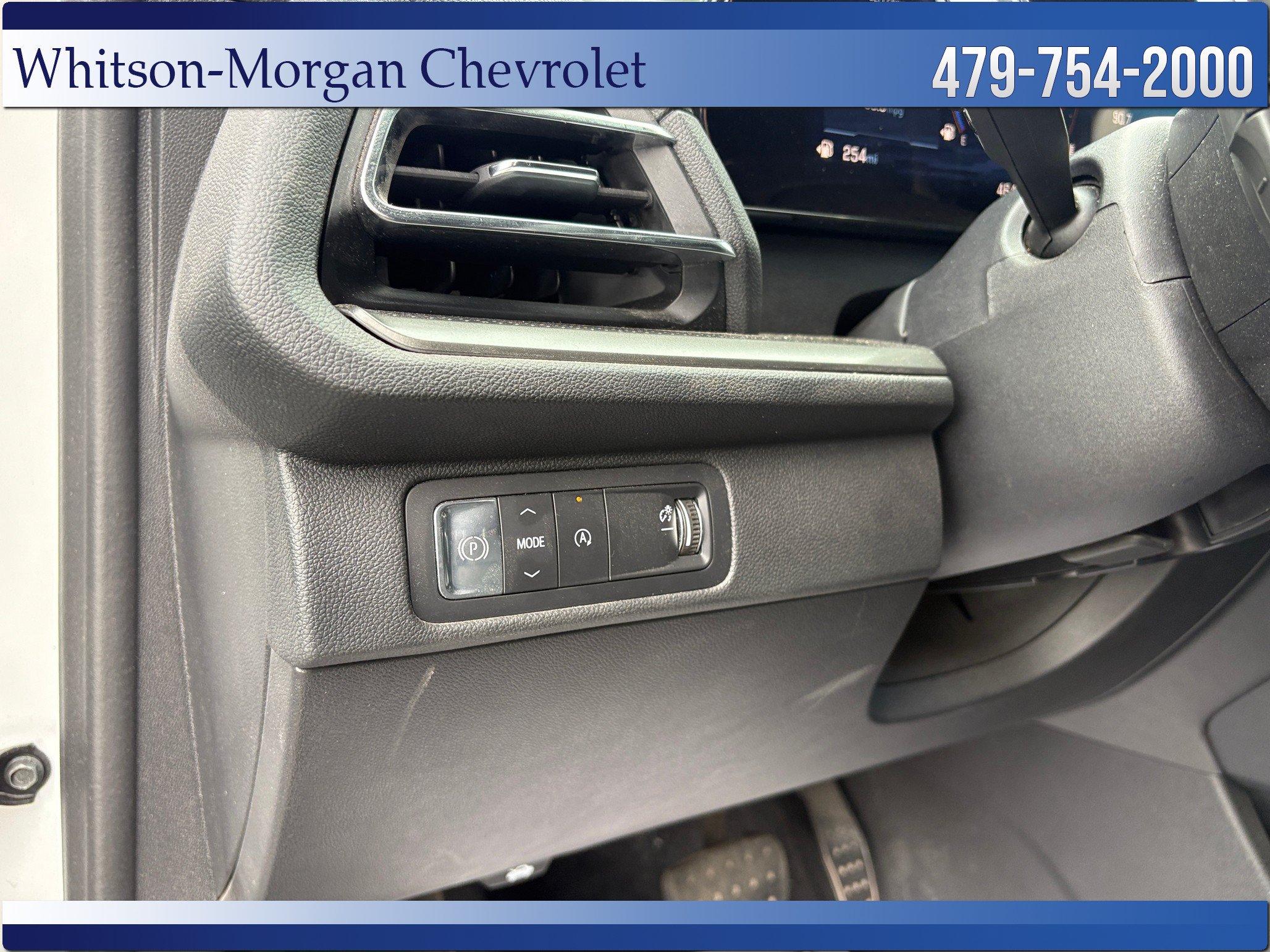 Used 2025 Chevrolet Traverse LT FWD image 14