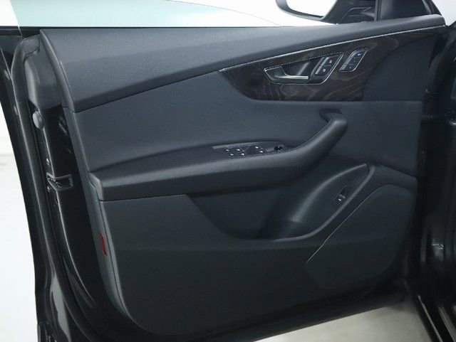 Used 2022 Audi Q8 Premium w/ Convenience Package image 30