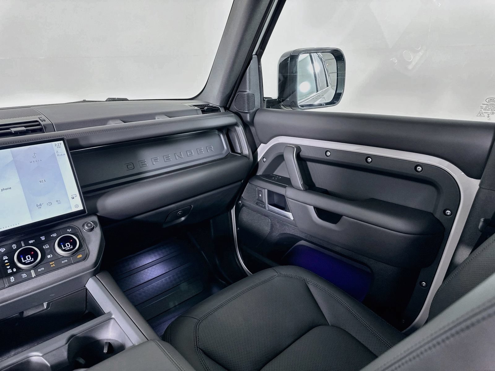 New 2026 Land Rover Defender 110 X-Dynamic SE AWD/4WD image 24