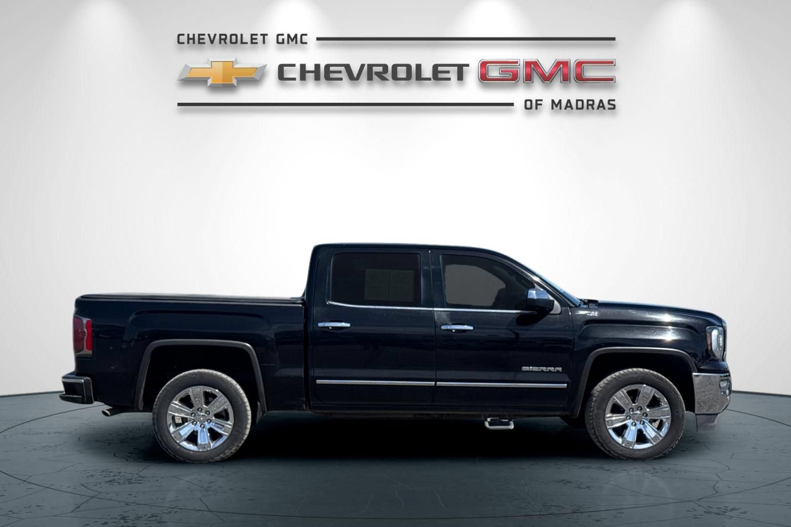 Used 2018 GMC Sierra 1500 SLT AWD/4WD image 2