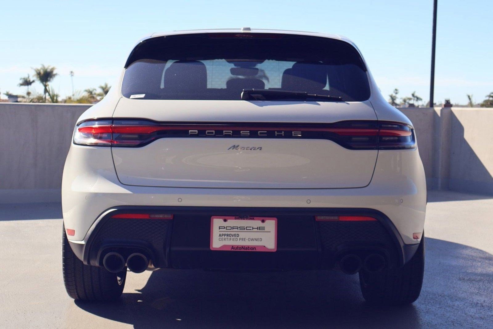 Certified 2025 Porsche Macan image 18
