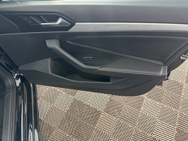 Used 2025 Volkswagen Jetta Sport image 24