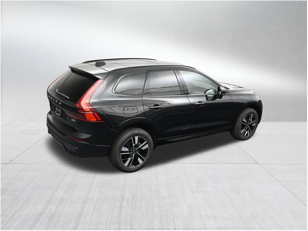 New 2026 Volvo XC60 B5 Plus AWD/4WD image 17