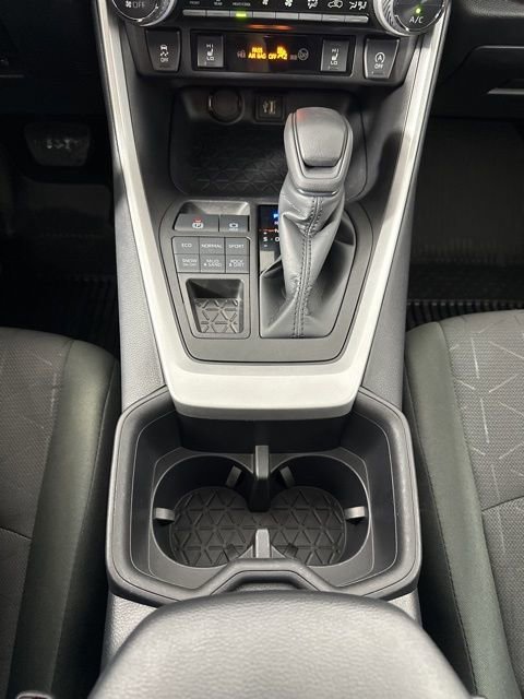 Used 2024 Toyota RAV4 XLE w/ Convenience Package image 18