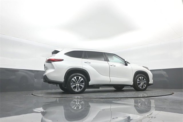 Used 2023 Toyota Highlander XLE image 34