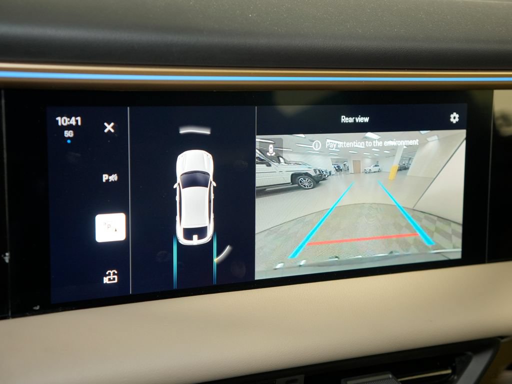 Certified 2025 Porsche Macan 4 Electric AWD/4WD image 34