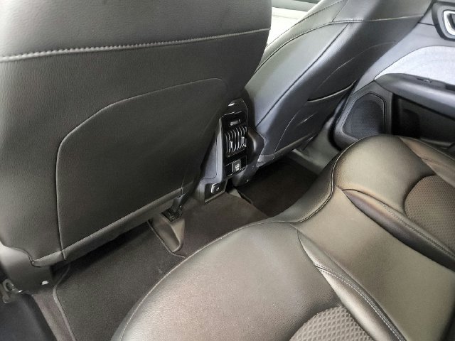 Used 2025 Jeep Compass Latitude AWD/4WD image 19
