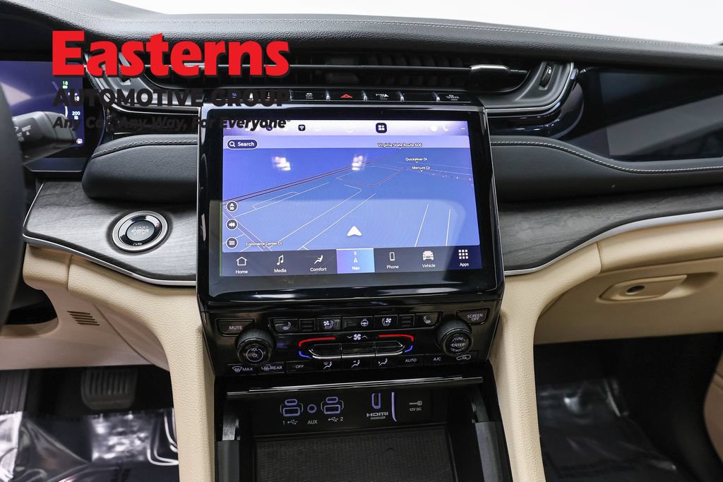 Used 2023 Jeep Grand Cherokee 4WD 4xe w/ Luxury Tech Group II image 13