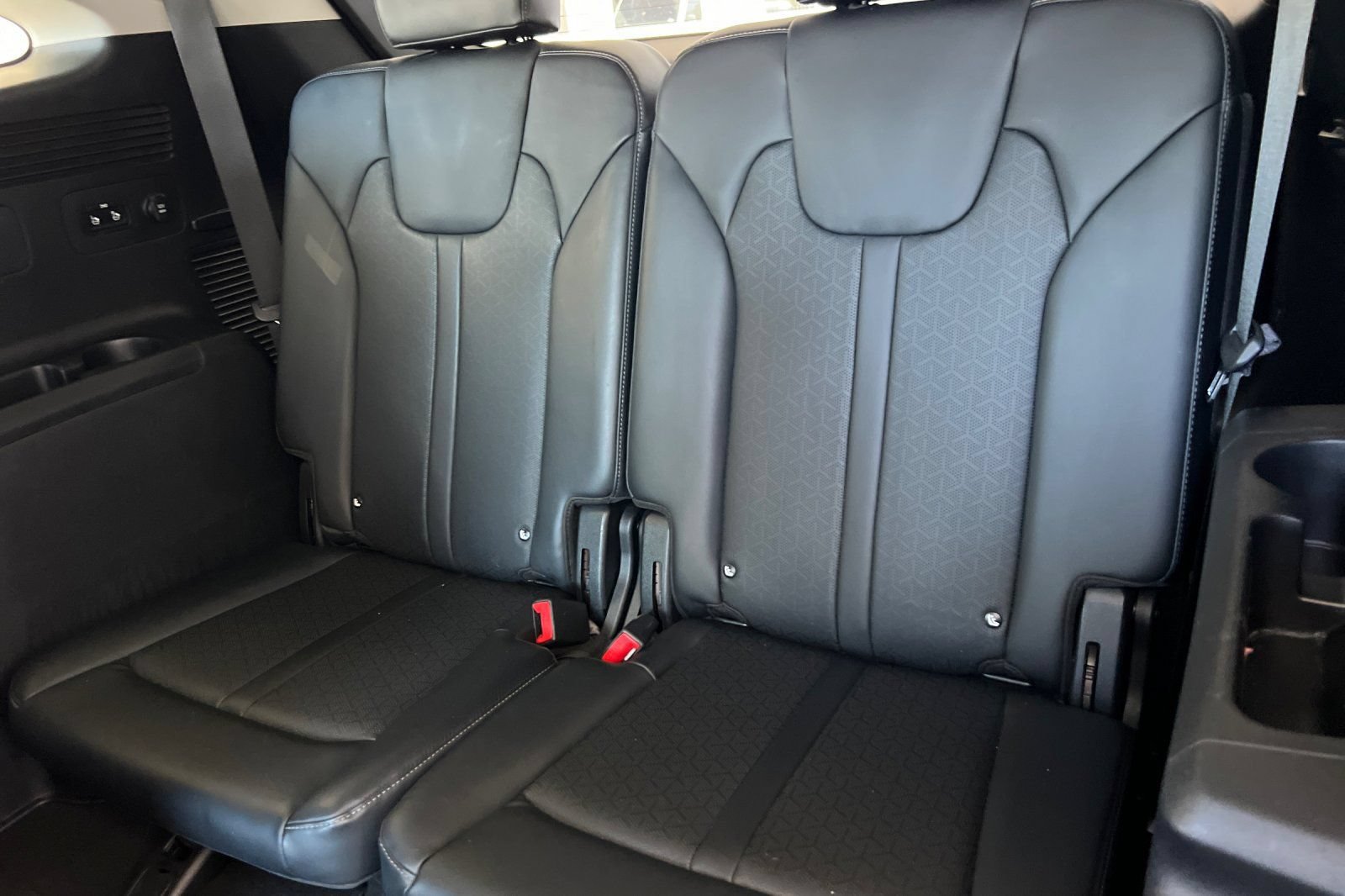 Used 2023 Kia Sorento EX w/ Panoramic Sunroof Package FWD image 16