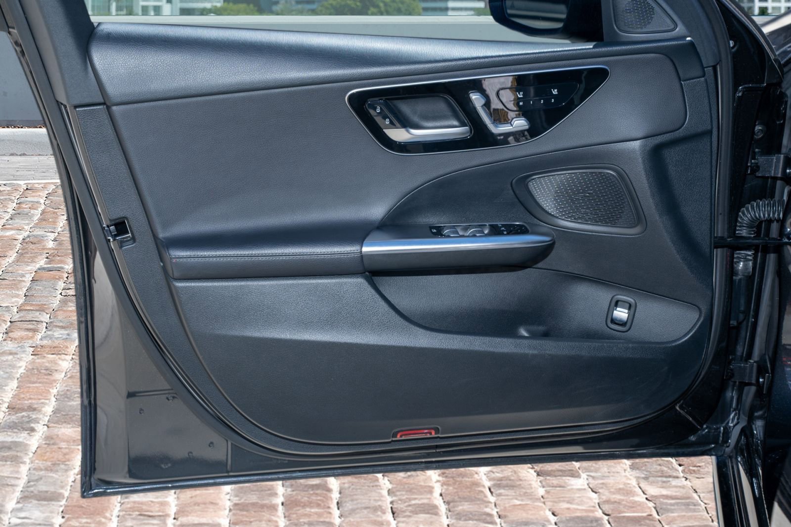 Used 2022 Mercedes-Benz C 300 Sedan image 11