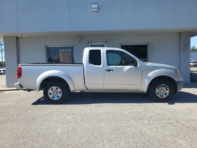 Used 2009 Nissan Frontier XE w/ XE Preferred Pkg RWD image 4