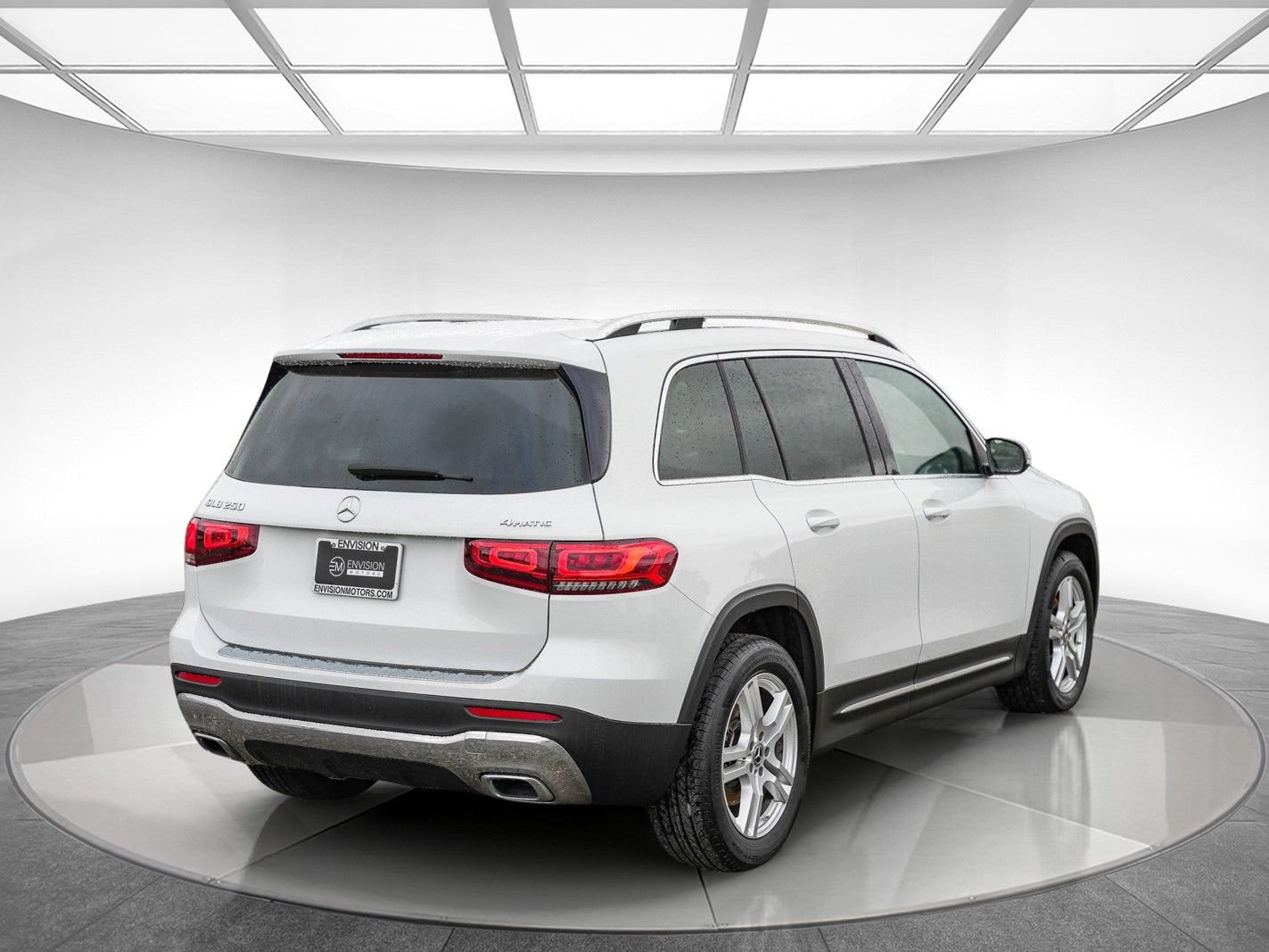 Used 2021 Mercedes-Benz GLB 250 4MATIC image 4