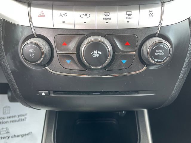 Used 2015 Dodge Journey SXT w/ Flexible Seating Group image 23