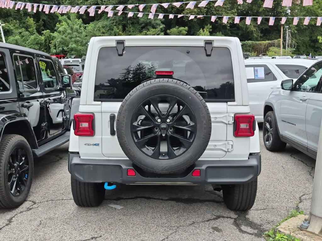 Used 2024 Jeep Wrangler Unlimited Sahara w/ Technology Group AWD/4WD image 4