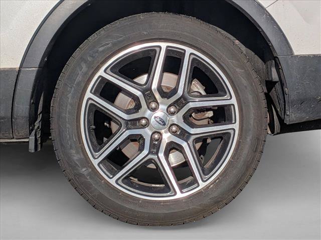 Used 2016 Ford Explorer Sport w/ Equipment Group 401A AWD/4WD image 9