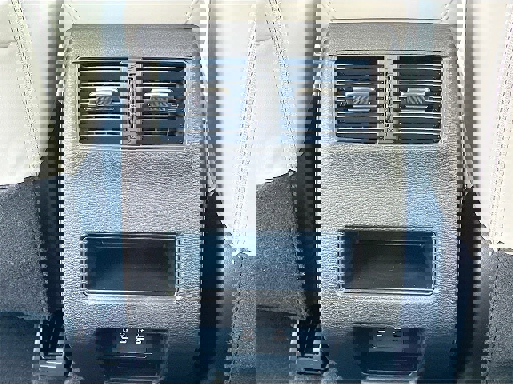 New 2025 Mitsubishi Outlander SE image 25