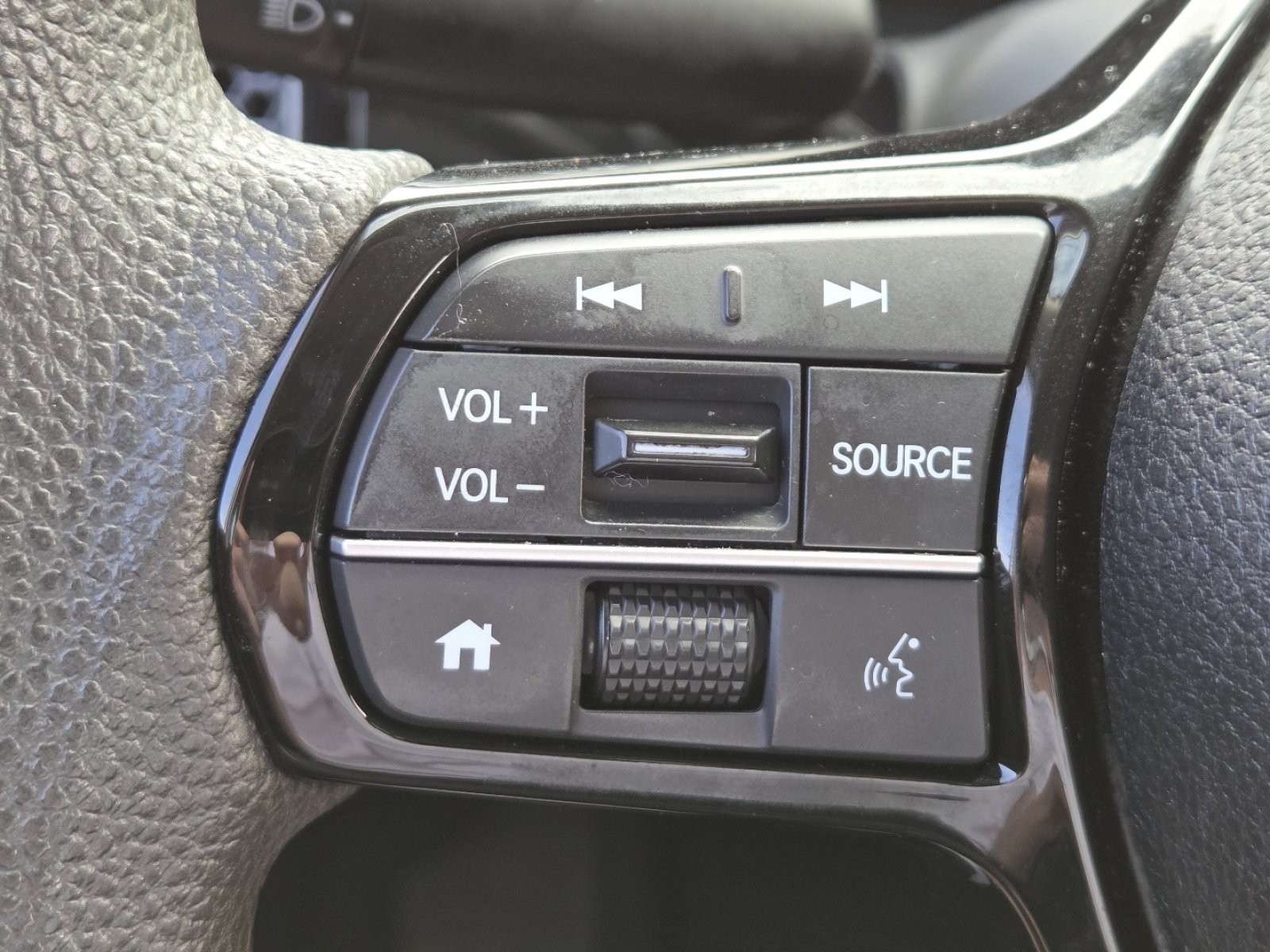 Used 2023 Honda Civic LX image 32