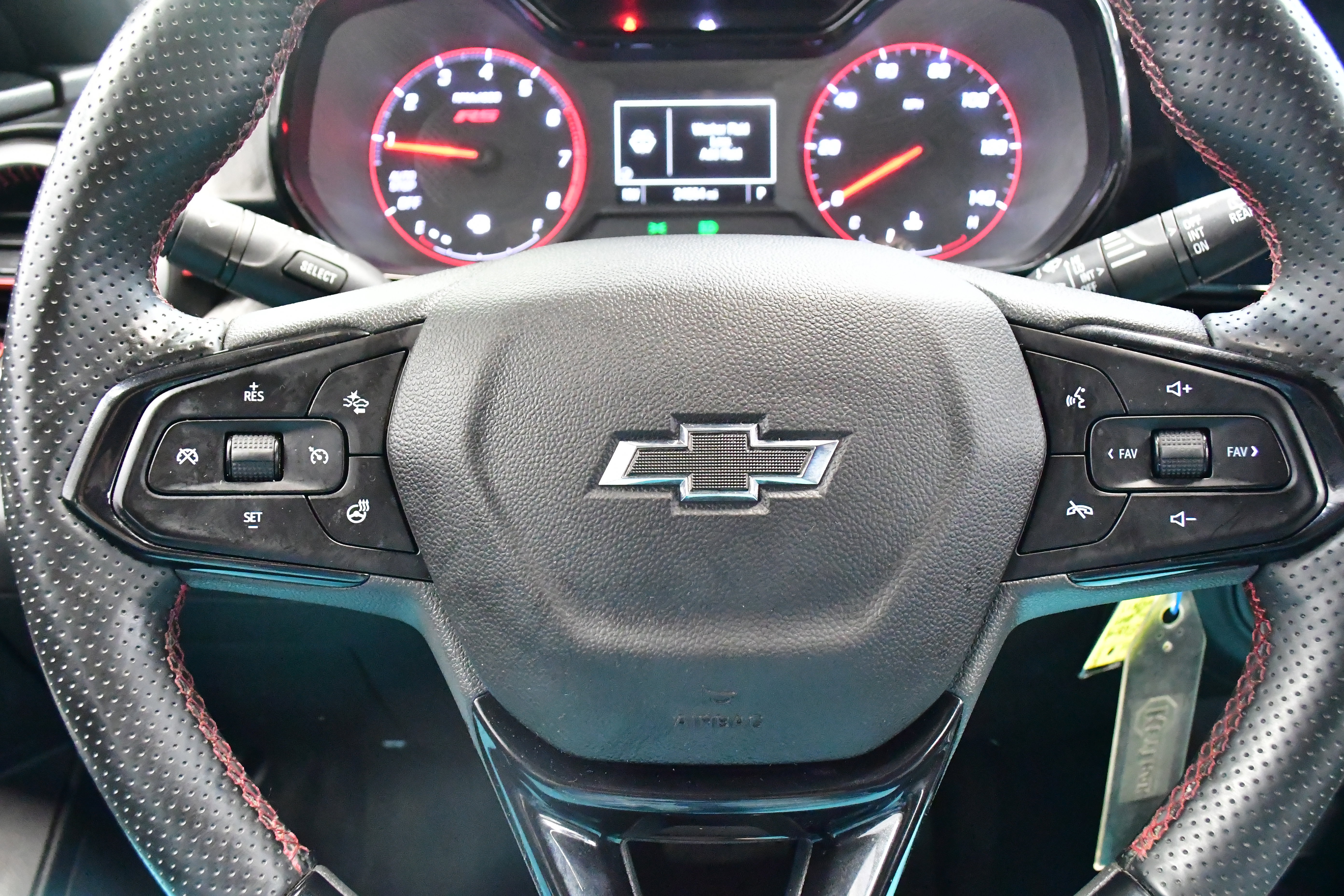 Used 2025 Chevrolet Trax RS w/ Driver Confidence Package FWD image 22